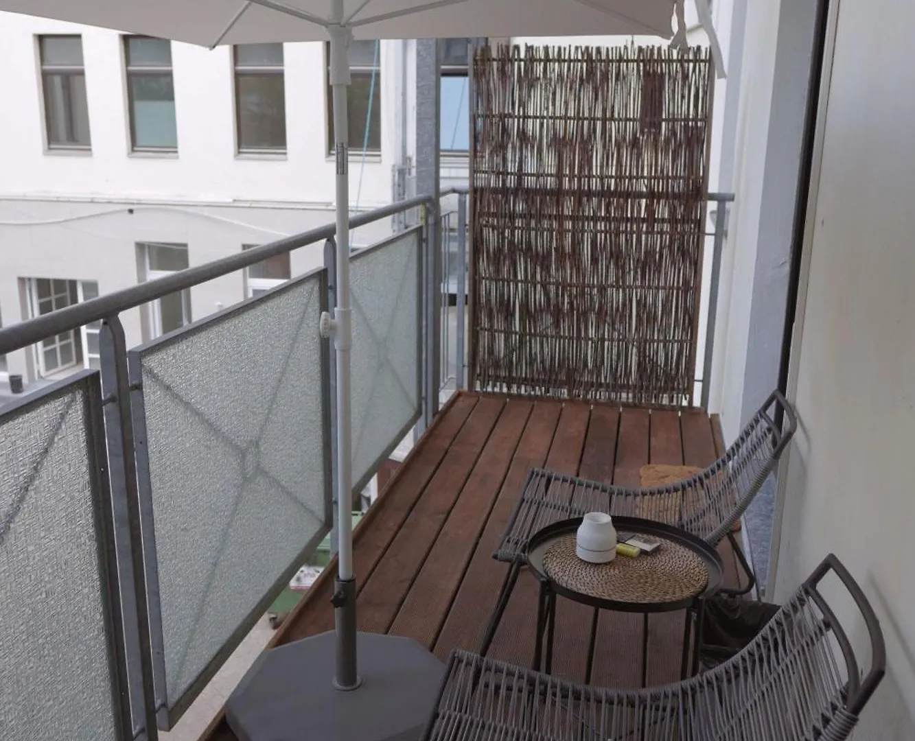 Spacious Stylish Scandi Apartment In Linden-Mitte Hanôver
